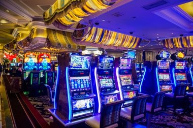 Live dealer at French Roulette table